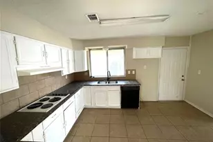 4822 Meadow Park Dr, Houston, TX 77048 - Photo 7