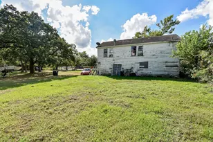 2413 E Crosstimbers St, Houston, TX 77093 - Photo 19