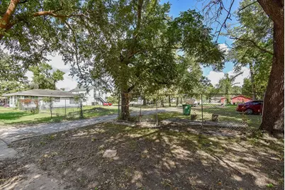 2413 E Crosstimbers Street, Houston, TX 77093 - Photo 9