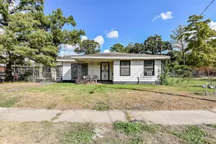 2413 E Crosstimbers St, Houston, TX 77093 - Photo 11
