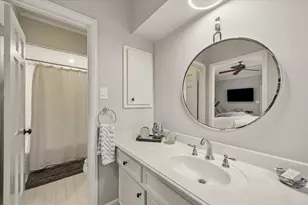 991 S Post Oak Ln, Houston, TX 77056 - Photo 41