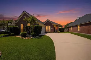 3714 Crescent Dr, Pearland, TX 77584 - Photo 3