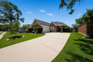 3714 Crescent Dr, Pearland, TX 77584 - Photo 5
