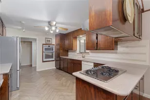 8919 Manhattan Dr, Houston, TX 77096 - Photo 11