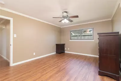 8919 Manhattan Drive, Houston, TX 77096 - Photo 17