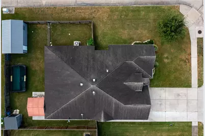 802 Sterling Court, Bay City, TX 77414 - Photo 7