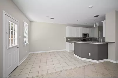 11 Scenic Brook Court, The Woodlands, TX 77382 - Photo 7