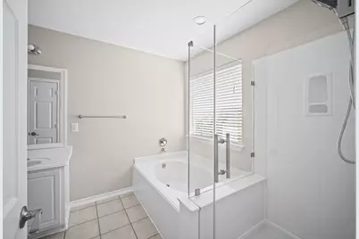 11 Scenic Brook Court, The Woodlands, TX 77382 - Photo 17