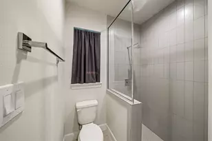 2779 Clinton Dr, Houston, TX 77020 - Photo 9