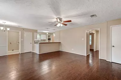 12527 Huntington Venture Drive, Houston, TX 77099 - Photo 9