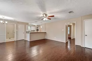 12527 Huntington Venture Dr, Houston, TX 77099 - Photo 9