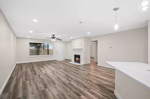 2134 Tower Bridge Rd, Pearland, TX 77581 - Photo 3