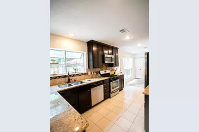 36 Fallenstone Drive, The Woodlands, TX 77381 - Photo 11