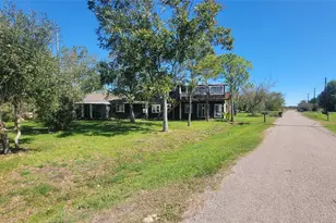 12018 Sandpiper Rd, Angleton, TX 77515 - Photo 47