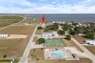 2749 W Bayshore Dr, Palacios, TX 77465 - Photo 3