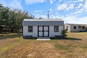 2749 W Bayshore Dr, Palacios, TX 77465 - Photo 31