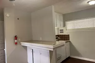 8715 Timberside Dr, Houston, TX 77025 - Photo 3