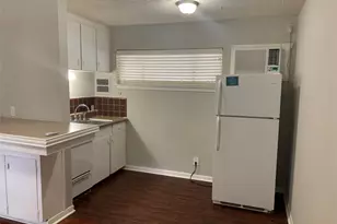 8715 Timberside Dr, Houston, TX 77025 - Photo 5