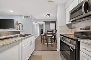10001 Westpark Dr, Houston, TX 77042 - Photo 11