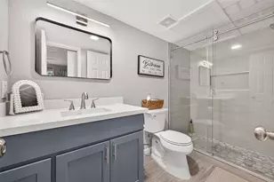 10001 Westpark Dr, Houston, TX 77042 - Photo 19