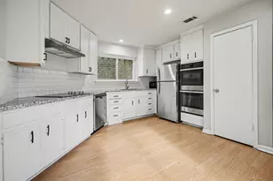 16607 Neumann Dr, Houston, TX 77058 - Photo 11