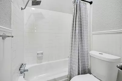 16607 Neumann Drive, Houston, TX 77058 - Photo 19