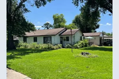 8409 Montridge Drive, Houston, TX 77055 - Photo 3