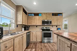 6513 Wickwillow Ln, Alvin, TX 77511 - Photo 11