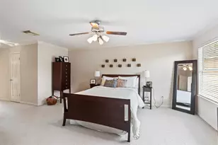 2005 Crescent Shore Dr, League City, TX 77573 - Photo 5