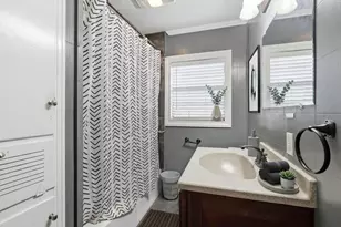 2110 7th St, Port Neches, TX 77651 - Photo 17