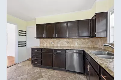 2110 7th Street, Port Neches, TX 77651 - Photo 11