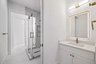 1302 Springrock Ln, Houston, TX 77055 - Photo 15