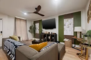 5217 Arboles Dr, Houston, TX 77035 - Photo 9