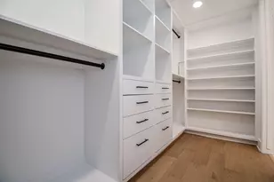 7528 Chevy Chase Dr, Houston, TX 77063 - Photo 19