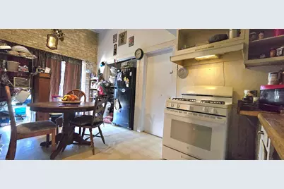 807 N Manse Avenue, Giddings, TX 78942 - Photo 5