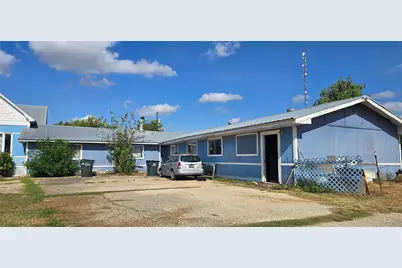 807 N Manse Avenue, Giddings, TX 78942 - Photo 3