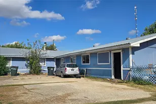 807 N Manse Ave, Giddings, TX 78942 - Photo 3