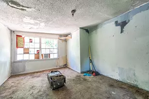 207 N Logan St, Texas City, TX 77590 - Photo 15