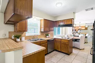 6230 Sunnygate Dr, Spring, TX 77373 - Photo 11