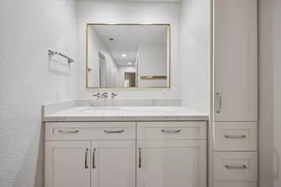 11711 Memorial Drive #47, Houston, TX 77024 - Photo 17