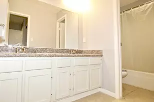 2126 Highland Hills Dr, Sugar Land, TX 77478 - Photo 7