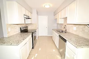 2126 Highland Hills Dr, Sugar Land, TX 77478 - Photo 3