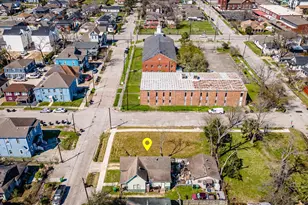 1724 Common St, Houston, TX 77009 - Photo 9