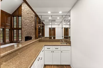 6 Thornhedge Court, The Woodlands, TX 77381 - Photo 17