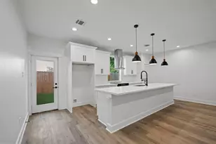 8421 Venus St, Houston, TX 77088 - Photo 37