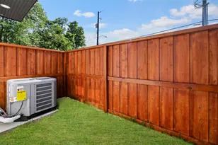 8421 Venus St, Houston, TX 77088 - Photo 27