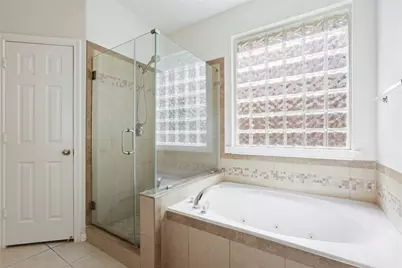 27 Harmony Hollow Court, The Woodlands, TX 77385 - Photo 7