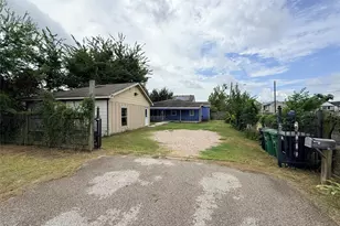 4602 Nichols St, Houston, TX 77020 - Photo 1
