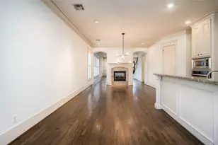842 W 22nd St, Houston, TX 77008 - Photo 13