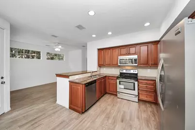103 E Lakeridge Drive, The Woodlands, TX 77381 - Photo 17